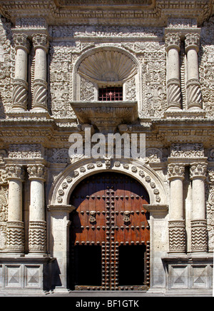 Details auf der Vorderseite des La Compania, Arequipa, Peru Stockfoto