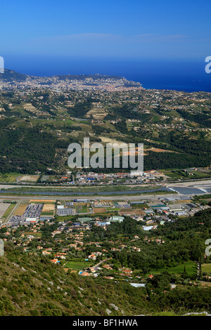 Das Var-Tal, der Mittelmeerküste und der Côte de Bellet Weinberge in der Nähe schöne Stadt Stockfoto