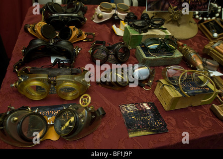 Steampunk-Zubehör auf dem Brooklyn-Indie-Markt in Brooklyn in New York Stockfoto