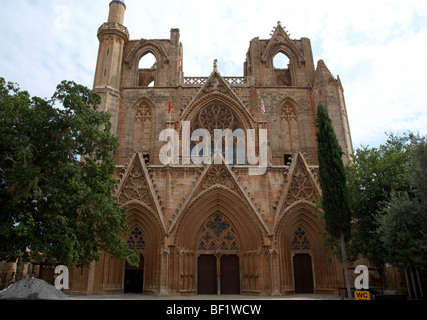 Außenseite des Lala Mustafa Pasha Moschee früher St Nicolas dann saint Sophia Cathedral in der alten Stadt Famagusta Stockfoto