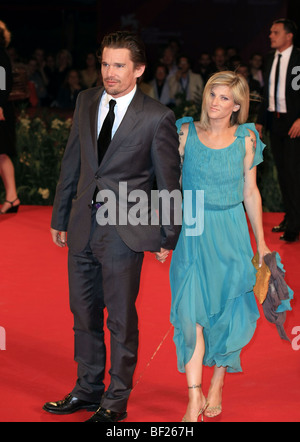 ETHAN HAWKE RYAN SHAWHUGHES BROOKLYN'S FINEST. Premiere.66TH Venedig FILM FESTIVAL Venedig Italien 8. September 2009 Stockfoto