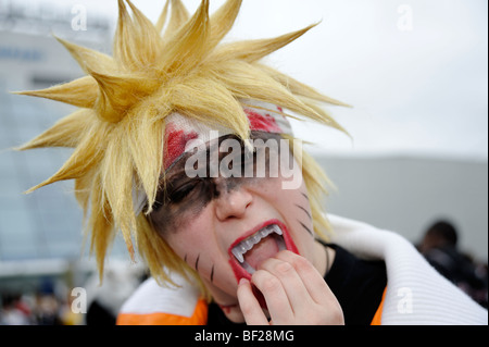 Fans verkleidet als ihre Lieblings-Kostüm-Figuren aus Comics, Animationen und Video-Spiele. London MCM Expo. Großbritannien 2009. Stockfoto