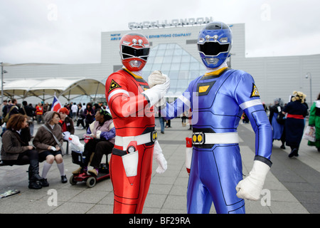 Fans verkleidet als ihre Lieblings-Kostüm-Figuren aus Comics, Animationen und Video-Spiele. London MCM Expo. Großbritannien 2009. Stockfoto
