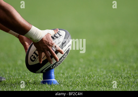 GUINNESS PREMIERSHIP MATCHBALL GUINNESS PREMIERSHIP RUGBYBALL WELFORD ROAD LEICESTER ENGLAND 3. Oktober 2009 Stockfoto