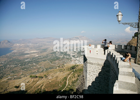 Die alten Mauern, Berg Stadt Erice in Sizilien, Italien, Europa Stockfoto