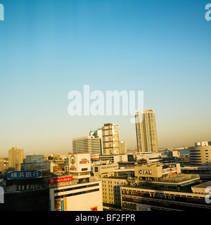 N Abend Blick Ost Stadt Yokohama Japan im Stadtteil Minamisaiwai. Stockfoto