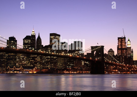 Brooklyn Bridge und Manhattan Skyline, New York City Stockfoto