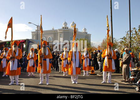 Gurdwara Sahib Weihe Tag Prozession, Leamington Spa, Warwickshire, England, UK Stockfoto