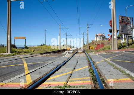 Bahnstrecke in Kalk Bay Bahnübergang - Kapstadt Stockfoto