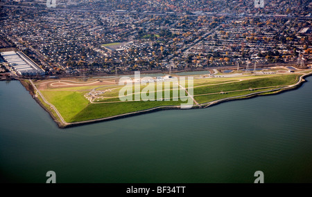 Luftaufnahme von Seal Point Park und die San Francisco Bay Küste, Stadt von San Mateo, Kalifornien, USA Stockfoto