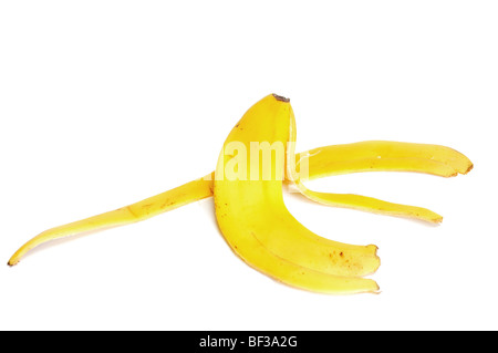 Banane schälen auf weißem Hintergrund Stockfoto