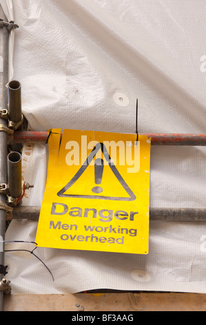 Ein Schild an einer Baustelle in Norwich, Norfolk, Großbritannien Stockfoto