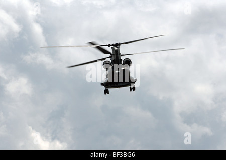 Der Chinook ist ein sehr fähig und vielseitige Unterstützung Hubschrauber, der in vielen unterschiedlichen Umgebungen betrieben werden kann. Stockfoto