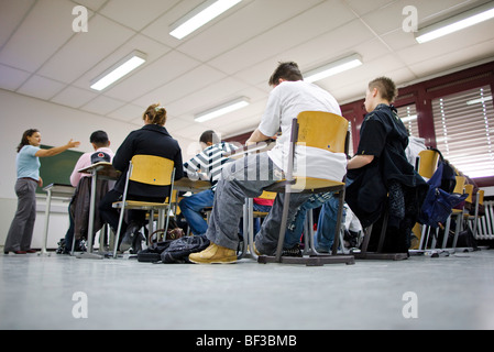 Präventive Dept Beratung in einer Klasse mit einem hohen Maß von Migranten. Stockfoto