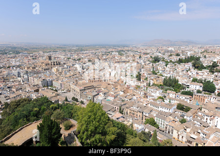 Blick über Granada aus der Alcazaba, der Alhambra, Granada, Andalusien, Spanien Stockfoto