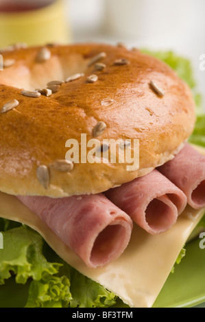 Nahaufnahme von einem Speck-bagel Stockfoto