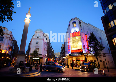 Cambridge Theatre auf Seven Dials Quadrat. Soho. London-2009. Stockfoto