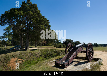 Kanone auf britische innere Verteidigungslinien in der Nähe von Colonial National Historical Park Visitor Center, Yorktown Battlefield, Virginia Stockfoto