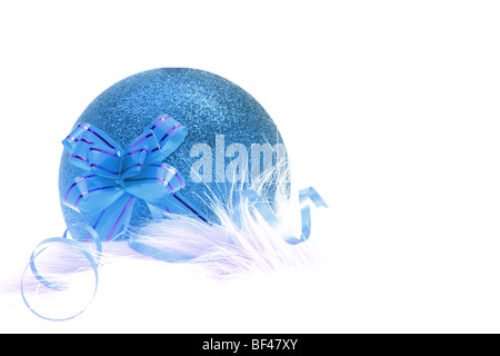 Blaue Weihnachten und Neujahr Ornament isoliert auf weiss Stockfoto