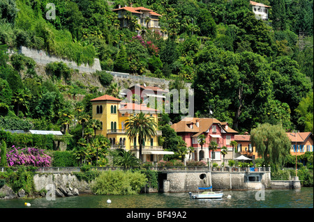 Am See Villen am Lago Maggiore, Cannero Riviera, Piemont, Italien, Europa Stockfoto