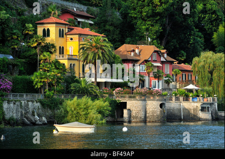 Am See Villen am Lago Maggiore, Cannero Riviera, Piemont, Italien, Europa Stockfoto