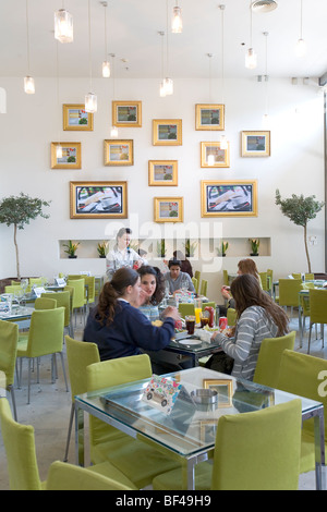 Mondo-Cafe in der trendigen Restaurant-Komplex auf dem Bogen, Makarios Avenue, Nikosia, Zypern, Griechenland, Europa Stockfoto