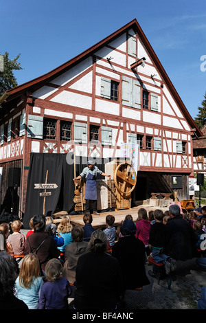 Puppentheater in der alten Museumsdorf, Haus Lauben Haus, Bauernhaus-Museum Wolfegg, Allgäu, Oberschwaben, Baden-Wuertte Stockfoto