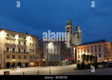 Hauptplatz und alte Kathedrale, Linz, Oberösterreich, Österreich, Europa Stockfoto