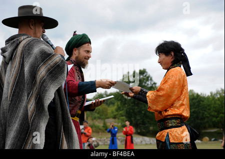 Award Zeremonie bei der offenen Eocha Europameisterschaft 09, montiert Bogenschießen, mit Teilnehmern aus aller Welt, hier die Stockfoto