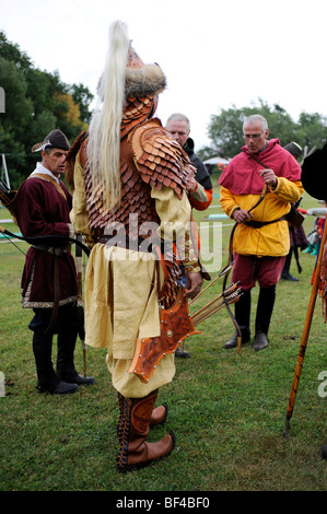 Teilnehmer der offenen Eocha Europameisterschaft 09, montiert Bogenschießen, mit Teilnehmern aus der ganzen Welt, treten verschiedene Stockfoto