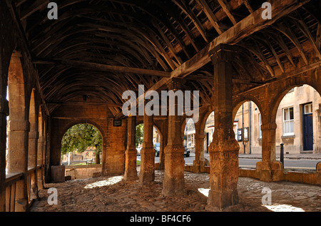 Die alte Markthalle mit einem Holzdach, 1627, High Street, Chipping Campden, Gloucestershire, England, Vereinigtes Königreich, Europa Stockfoto