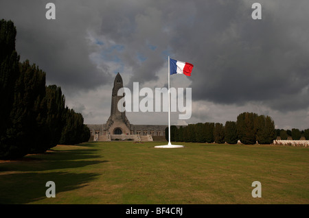 Ossuaire de Douaumont in der Nähe von den Schlachtfeldern von Verdun in Frankreich Stockfoto