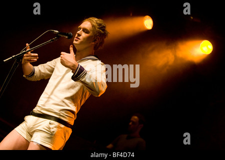 Britischer Sänger und Songwriter Patrick Wolf die live in der Schueuer, Luzern, Schweiz, Europa Stockfoto