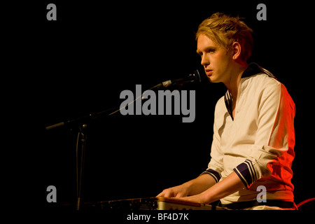 Britischer Sänger und Songwriter Patrick Wolf die live in der Schueuer, Luzern, Schweiz, Europa Stockfoto