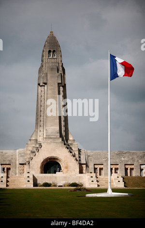 Ossuaire de Douaumont in der Nähe von den Schlachtfeldern von Verdun in Frankreich Stockfoto