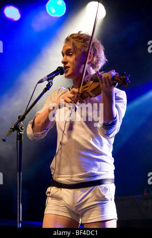 Britischer Sänger und Songwriter Patrick Wolf die live in der Schueuer, Luzern, Schweiz, Europa Stockfoto