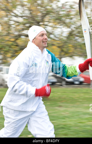 Des Olympischen Fackellaufs 2010 begann am Freitag, den 30. Oktober in Victoria, British Columbia, Kanada. Stockfoto