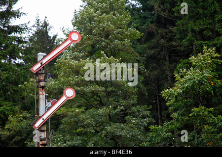 Eine offene Eisenbahn Signal in Oberhof, Thüringen, Deutschland, Europa Stockfoto