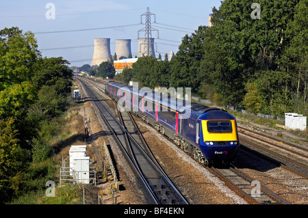 Ein FGW HST bildet 1L 42 0730 Carmarthen-London Weitergabe durch Didcot 10.08.09. Stockfoto