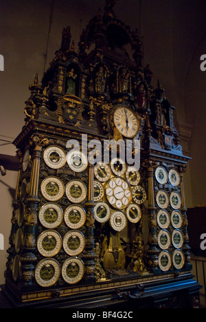 Astronomische Uhr in der Kathedrale Saint-Jean in Besançon, Frankreich. Stockfoto