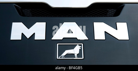 Logo der MAN AG auf ein MAN LKW, MAN Forum, München, Bayern, Deutschland, Europa Stockfoto