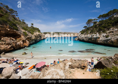 Strand in der Bucht Caló Essen Moro in der Nähe von Cala s'Almonia, Mallorca, Mallorca, Balearen, Mittelmeer, Spanien, Europa Stockfoto