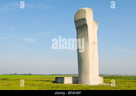 Begiari Skulptur von Eduardo Chillida, ehemalige Raketenbasis, Kunstmuseum, Langen Foundation, Architekt Tadao Ando, Hombroich, Kre Stockfoto