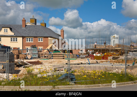 Neue Häuser an der Verkehrssysteme Dorchester Dorset in England Stockfoto