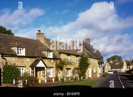 Großbritannien, England, Rutland, Markt Overton, Brunnen-Reihe, Figur aus Stein gebaut, auf dem Land Stockfoto