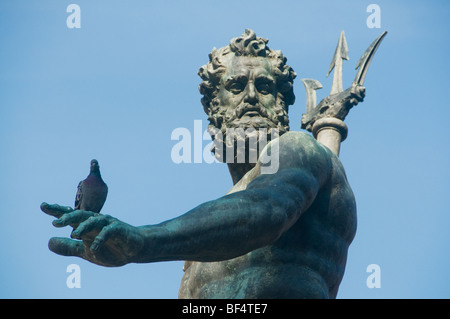 Neptun-Brunnen (Fontana di Nettuno) von Giambologna, Piazza Maggiore, Bologna, Italien Stockfoto