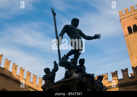 Neptun-Brunnen (Fontana di Nettuno) von Giambologna, Piazza Maggiore, Bologna, Italien Stockfoto