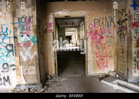 Innere des Krankenhauses, die ursprünglich für den NKWD, später als zentralen klinischen Krankenhaus, jetzt verlassen, Jekaterinburg, Russland Stockfoto