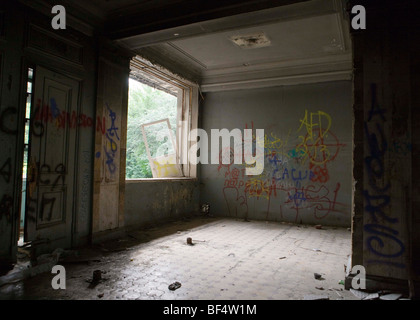 Innere des Krankenhauses, die ursprünglich für den NKWD, später als zentralen klinischen Krankenhaus, jetzt verlassen, Jekaterinburg, Russland Stockfoto