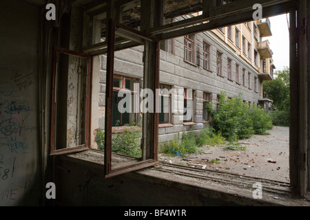 Innere des Krankenhauses, die ursprünglich für den NKWD, später als zentralen klinischen Krankenhaus, jetzt verlassen, Jekaterinburg, Russland Stockfoto